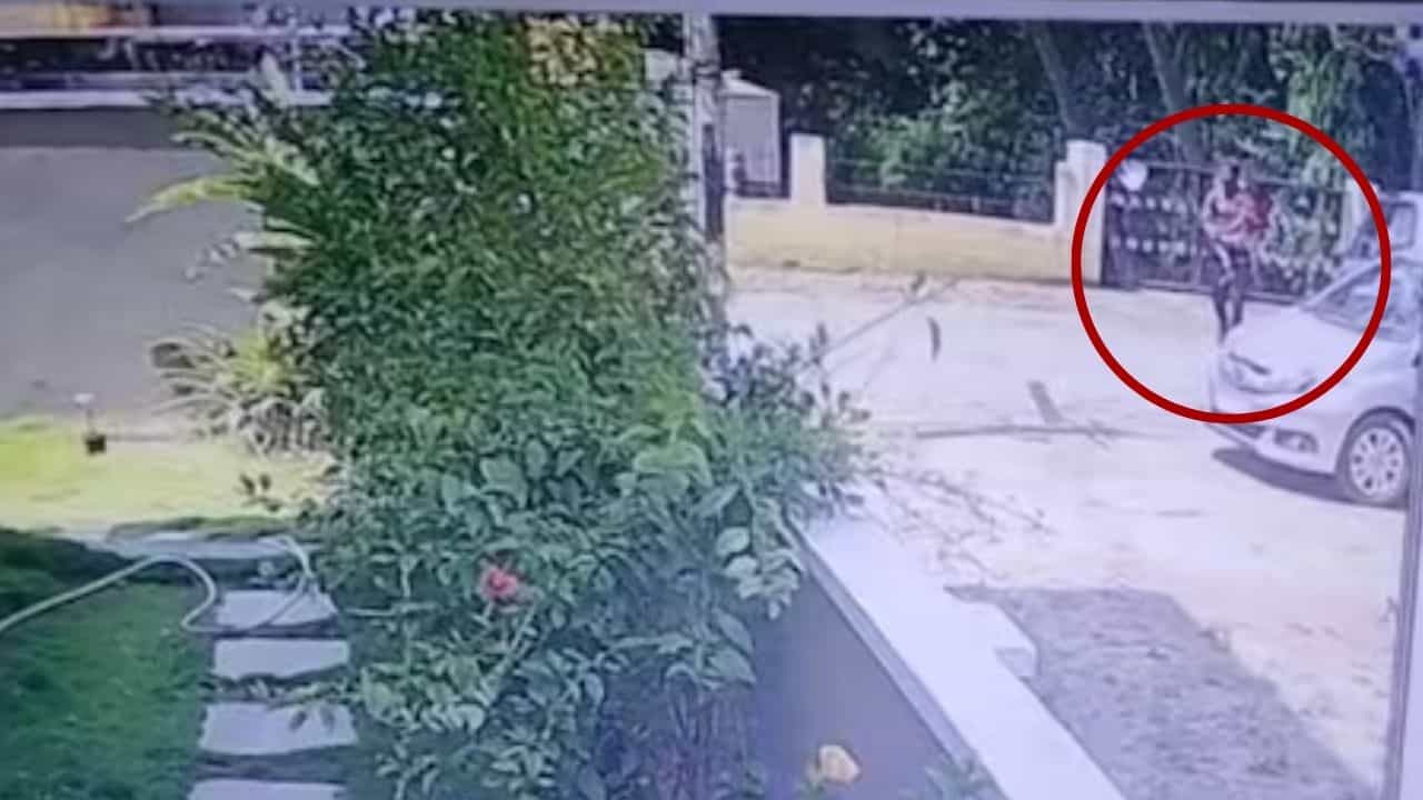 Encounter: ধর্ষণ করতে না পেরে খুন ৫ বছরের শিশুকে! অভিযুক্তকে এনকাউন্টারে খতম করলেন সাব-ইন্সপেক্টর অন্নপূর্ণা Encounter: ধর্ষণ করতে না পেরে খুন ৫ বছরের শিশুকে! অভিযুক্তকে এনকাউন্টারে খতম করলেন সাব-ইন্সপেক্টর অন্নপূর্ণা