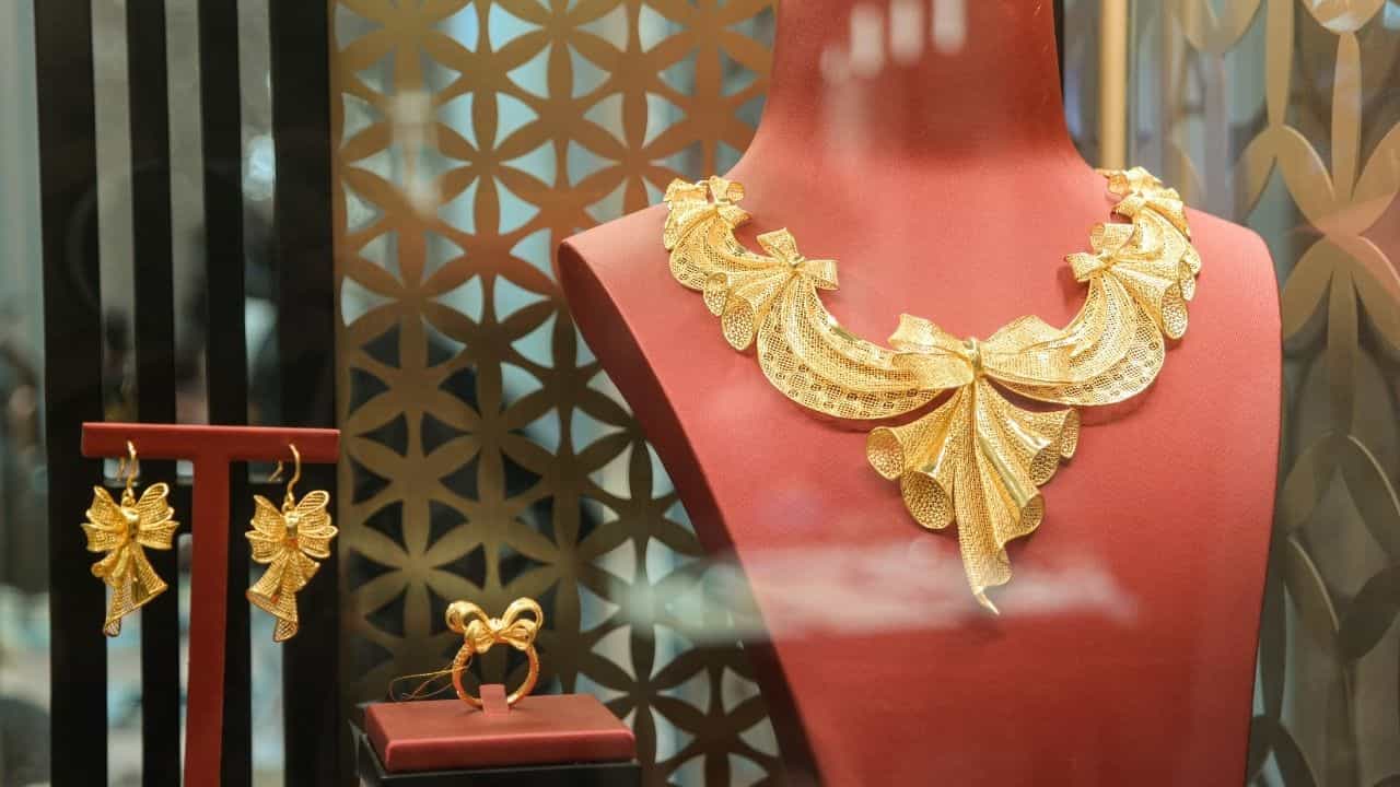 Gold Price Drop: 'আকাশ' থেকে সোনা পড়ছে... লোফার জন্য প্রস্তুত থাকুন Gold Price Drop: 'আকাশ' থেকে সোনা পড়ছে... লোফার জন্য প্রস্তুত থাকুন