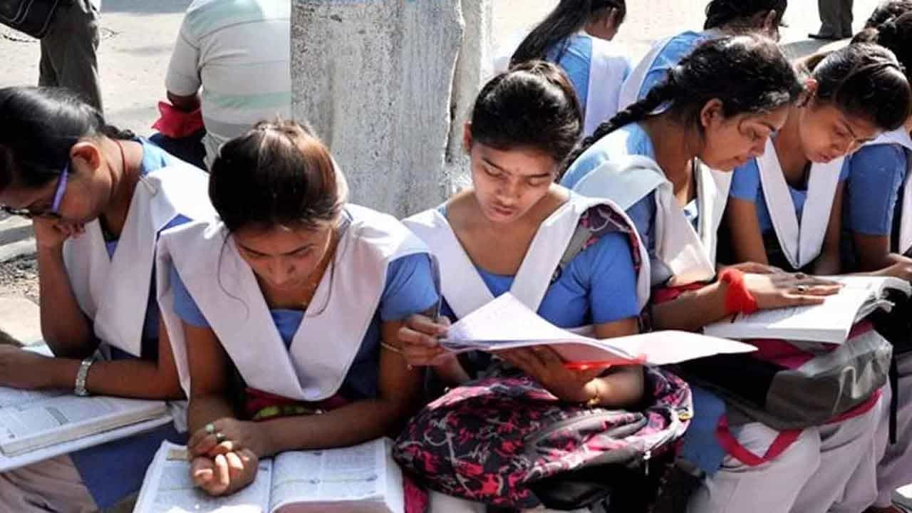 HS result: কবে উচ্চমাধ্যমিকের ফলাফল? তারিখ জানাল সংসদ HS result: কবে উচ্চমাধ্যমিকের ফলাফল? তারিখ জানাল সংসদ
