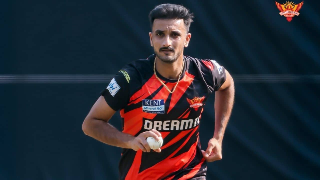 Harshal Patel: নিউ জার্সিতে পারফিউমের দোকানে কাজ থেকে বাইশ গজে হর্ষল-রাজ!