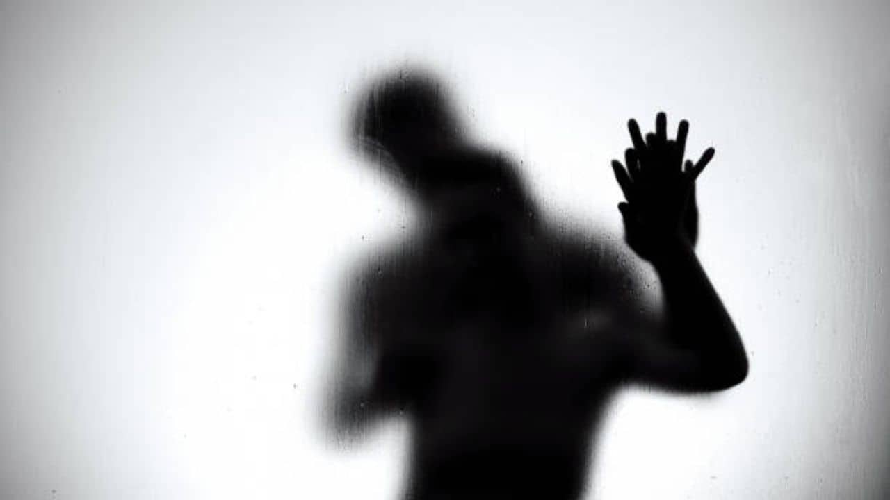 উদ্দাম যৌনতাই হল কাল, এক নম্বর নায়ক হয়েও বলিউড থেকে বিতাড়িত হতে হল, জানলে চমকে যাবেন