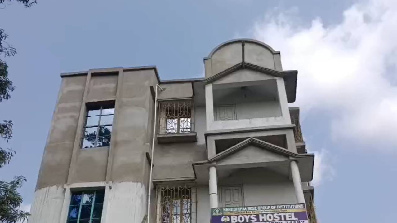 Hanging Body: খেলতে খেলতে দেনার পাহাড়! হস্টেল থেকে উদ্ধার কলেজ ছাত্রের ঝুলন্ত দেহ