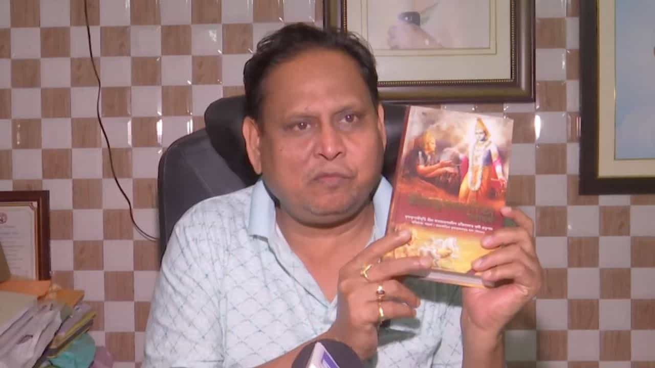 Humayun Kabir: 'গীতা হাতে বলছি, কোনও মতেই উনি পশ্চিমবঙ্গের মুখ্যমন্ত্রীর গদিতে বসতে পারবেন না', 'বড়' কথা হুমায়ুনের Humayun Kabir: 'গীতা হাতে বলছি, কোনও মতেই উনি পশ্চিমবঙ্গের মুখ্যমন্ত্রীর গদিতে বসতে পারবেন না', 'বড়' কথা হুমায়ুনের
