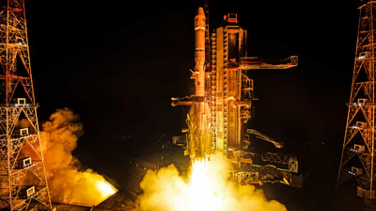 ISRO Job Vacancy: ইসরোয় চাকরি করার শখ? ১২ পাস করলেই হবে, চলে এল আকর্ষণীয় সুযোগ ISRO Job Vacancy: ইসরোয় চাকরি করার শখ? ১২ পাস করলেই হবে, চলে এল আকর্ষণীয় সুযোগ