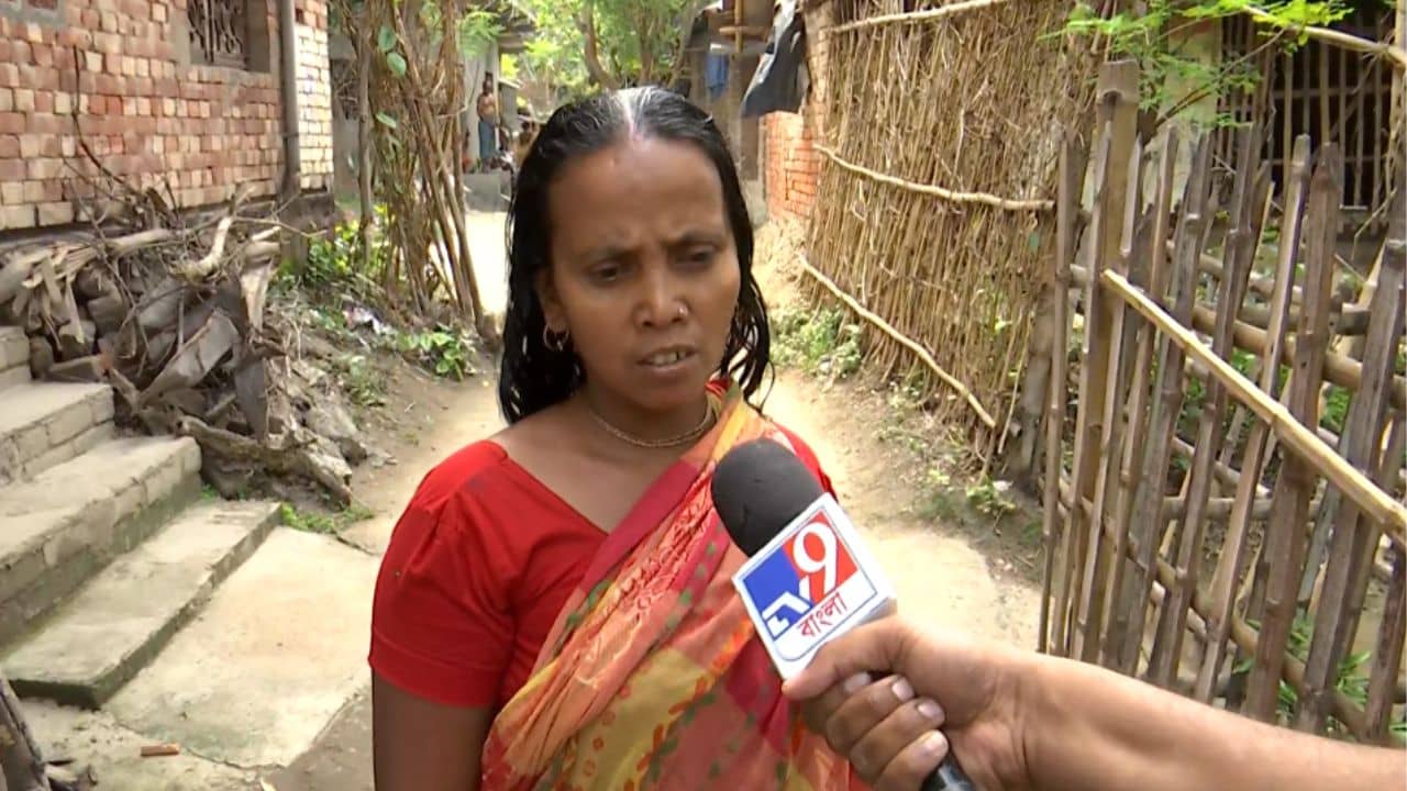 Murshidabad unrest: ক্ষতিপূরণ চাই না, স্থায়ী BSF ক্যাম্প চাই, তৃণমূলের প্রতিনিধিদের বিরুদ্ধে ক্ষোভ উগরে দিলেন জাফরাবাদে মৃত চন্দনের দিদি