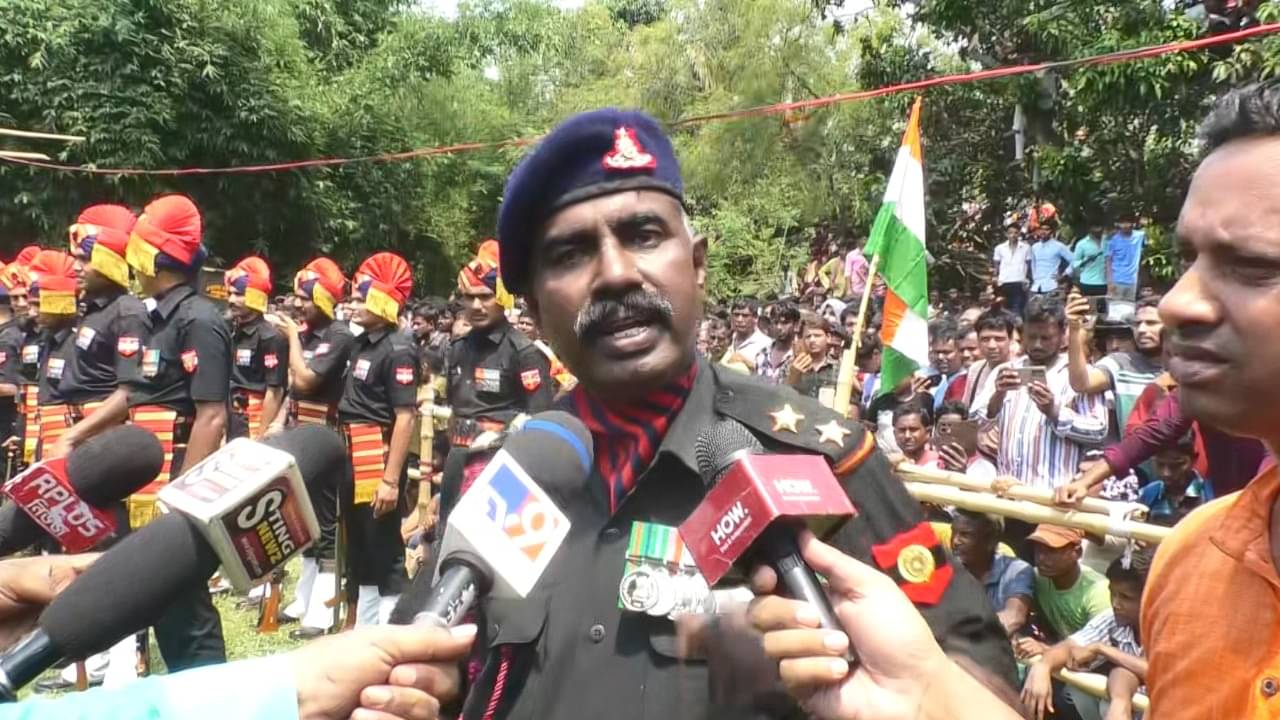 Indian Army: ‘আপনি বলতে পারেন ভারতীয় সেনার ধর্ম?’ ভাই হারিয়েও দেশকে বাঁচানোর বার্তা সুবেদার শফিকুলের