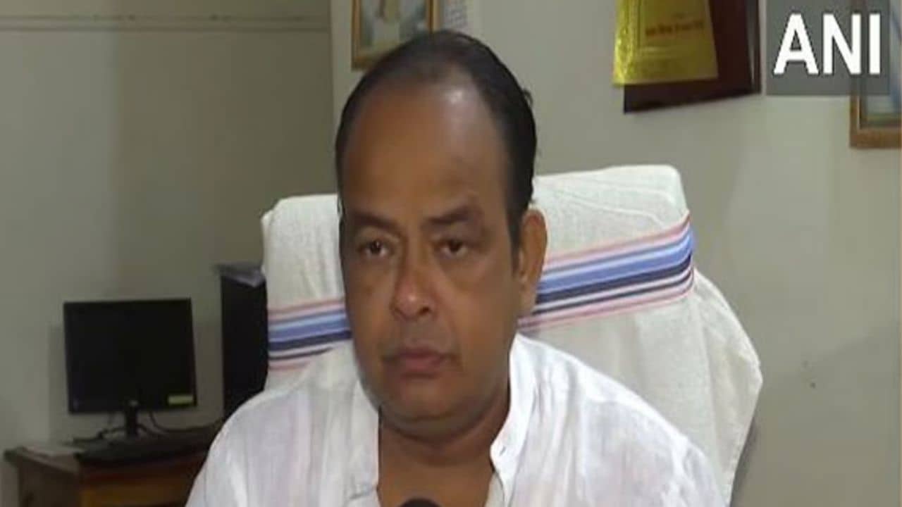 Waqf Act: বাংলায় ওয়াকফ অশান্তির আঁচ পড়শি রাজ্যেও, মন্ত্রী বললেন, প্রাণ থাকতে আইন লাগু হতে দেব না