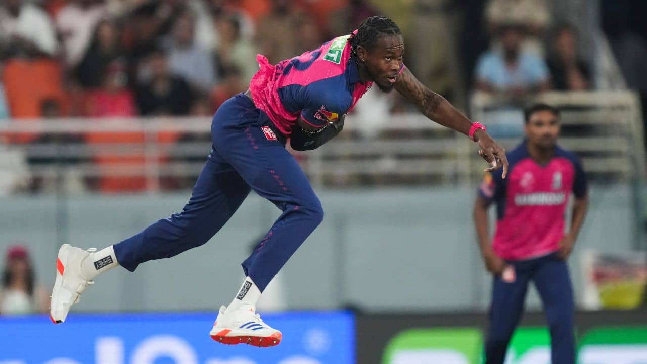 Jofra Archer: এ বারের আইপিএলে জোফ্রা আর্চারের পথ চলা শুরু হয়েছিল ৭৬-এ, ছোট্ট ঘুমেই বুলস আই! 