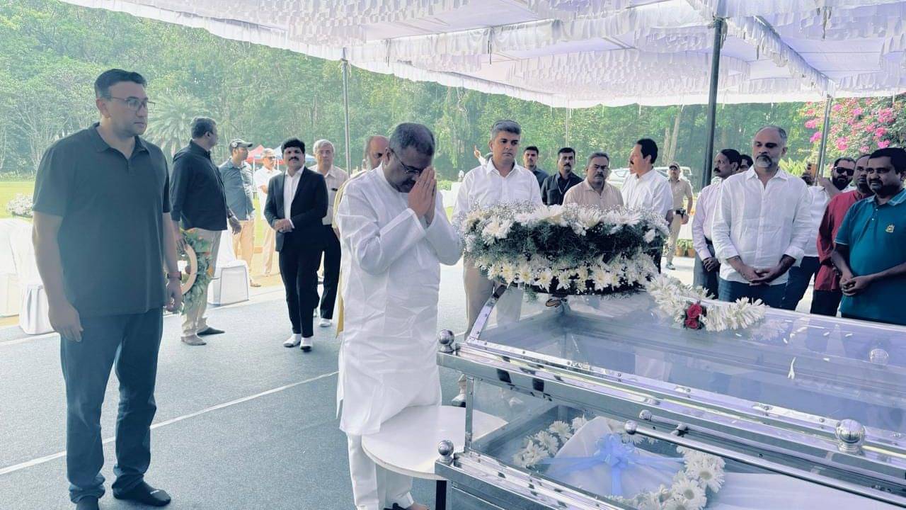 K. Kasturirangan: ৮৪ বছর বয়সে প্রয়াত ইসরোর প্রাক্তন চেয়ারম্যান, শেষকৃত্যে গিয়ে শ্রদ্ধাজ্ঞাপন কেন্দ্রীয় মন্ত্রী ধর্মেন্দ্র প্রধানের