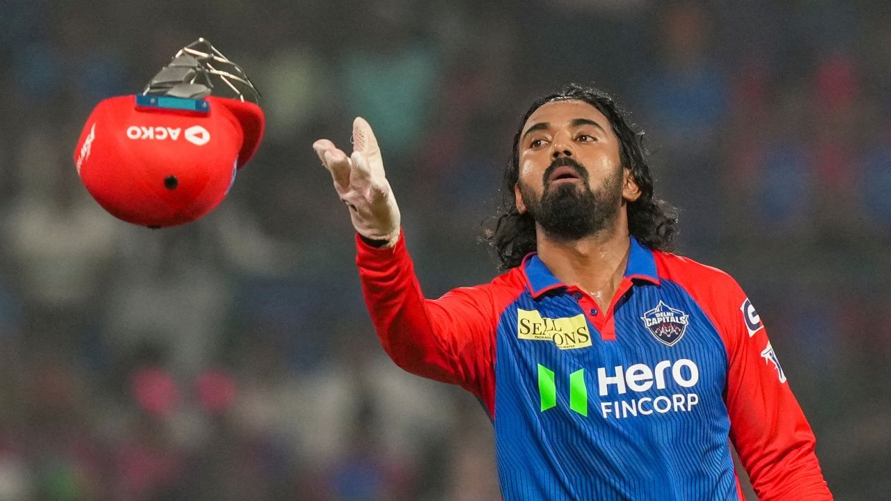 KL Rahul: ছেলের সঙ্গে কথা বন্ধ মায়ের! কী এমন করেছিলেন লোকেশ রাহুল? KL Rahul: ছেলের সঙ্গে কথা বন্ধ মায়ের! কী এমন করেছিলেন লোকেশ রাহুল?