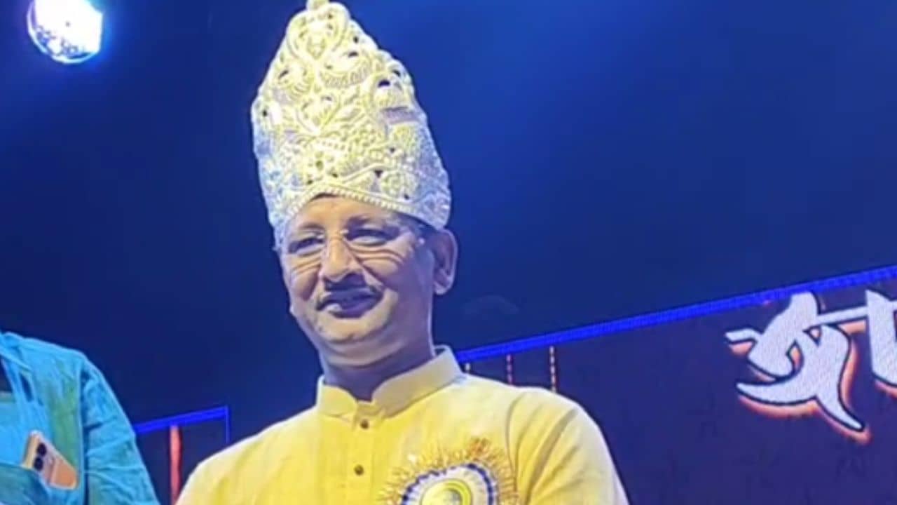 Kajal Seikh: কাজলের মাথায় রুপোর মুকুট, পরেই বললেন, জেলার বেতাজ বাদশা হয়ে থাকতে চাই না...