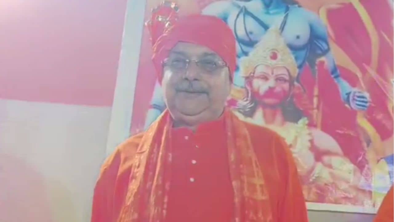 Kalyan Banerjee: পা থেকে মাথা অবধি গেরুয়ায় মুড়ে কল্যাণ বললেন, জয় শ্রীরাম