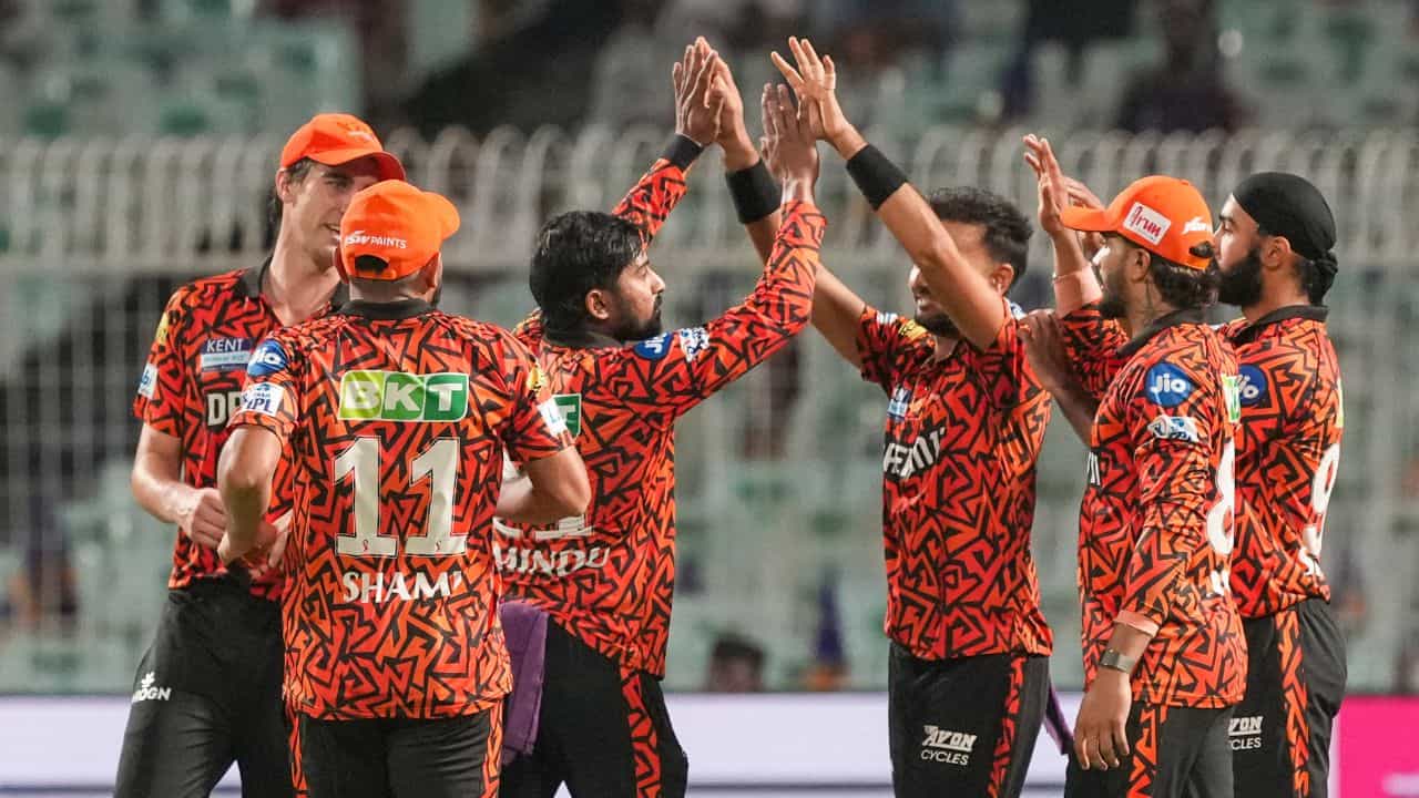IPL 2025: সব্যসাচী কামিন্দু মেন্ডিস, দু'হাতে বল করে আইপিএলে ইতিহাস লঙ্কান স্পিনারের
