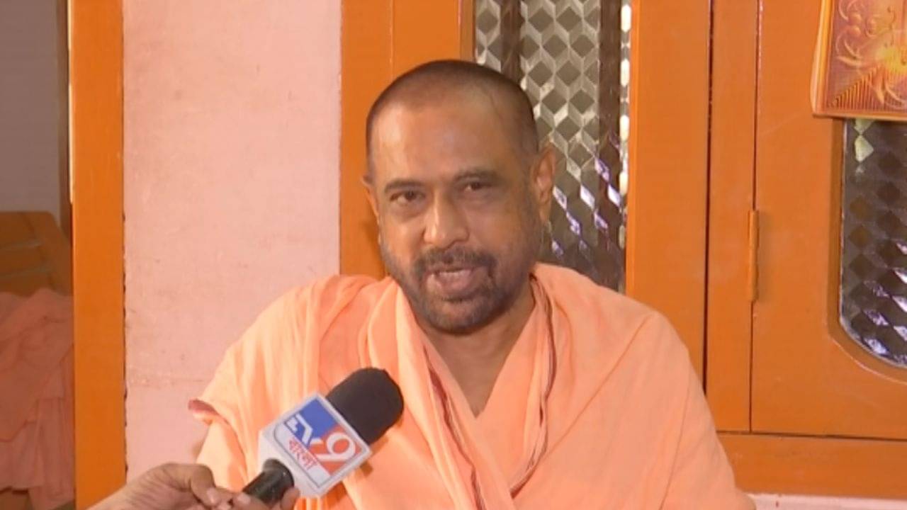 Kartik Maharaj: জোর করে গর্ভপাত করানোর অভিযোগ, কার্তিক মহারাজের বিরুদ্ধে FIR করলেন নির্যাতিতা