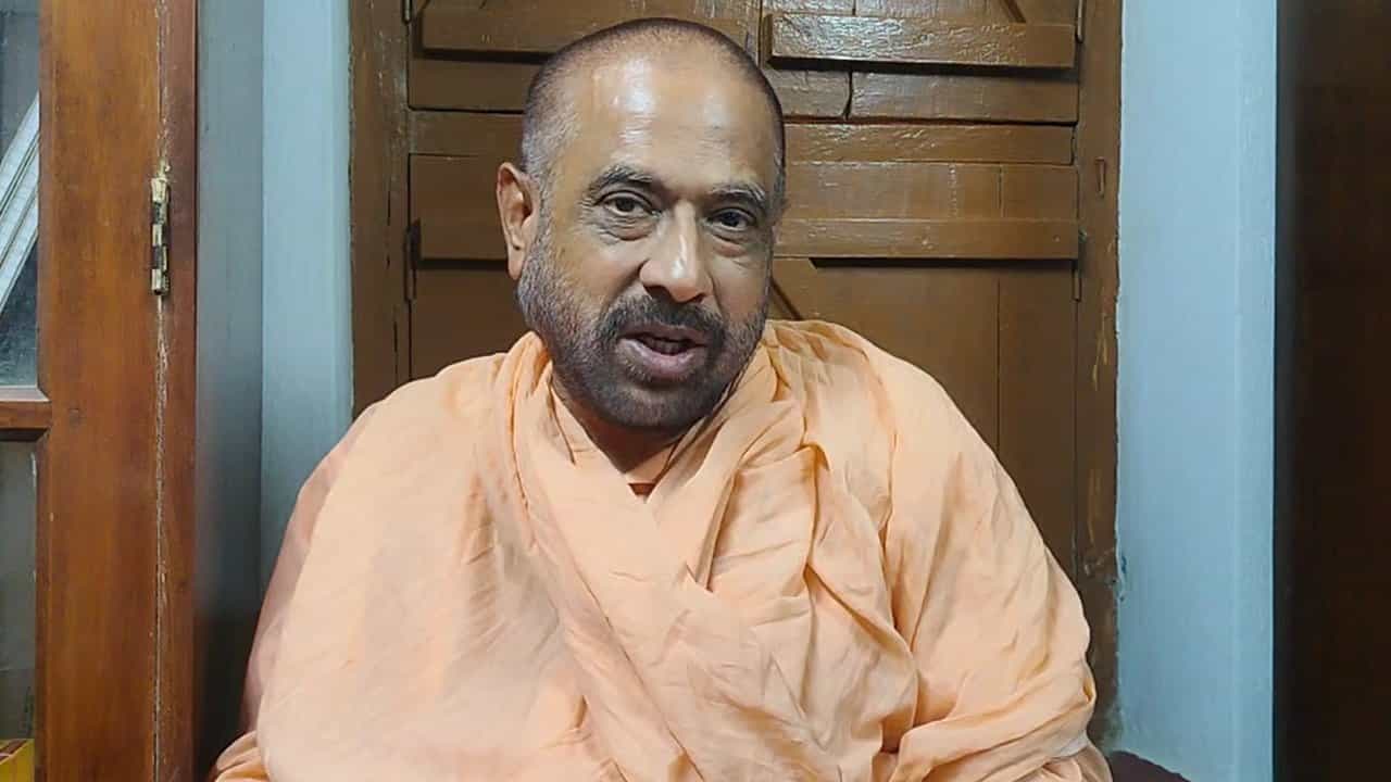 Kartik Maharaj: ‘আমরা তিনটে জিনিস চেয়েছিলাম…’, ওয়াকফ বিল নিয়ে কী বললেন কার্তিক মহারাজ Kartik Maharaj: ‘আমরা তিনটে জিনিস চেয়েছিলাম…’, ওয়াকফ বিল নিয়ে কী বললেন কার্তিক মহারাজ