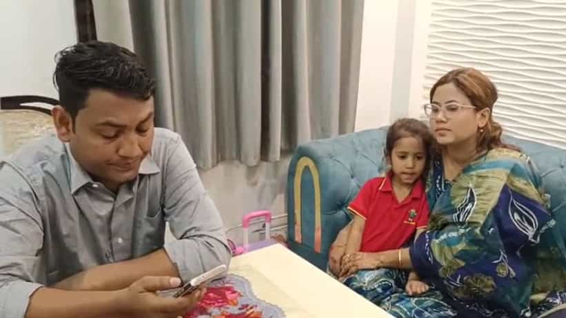 Howrah: কাশ্মীর থেকে বাড়ি ফিরলেন নুরজ মোল্লারা, এখনও ঘিরে রয়েছে আতঙ্ক