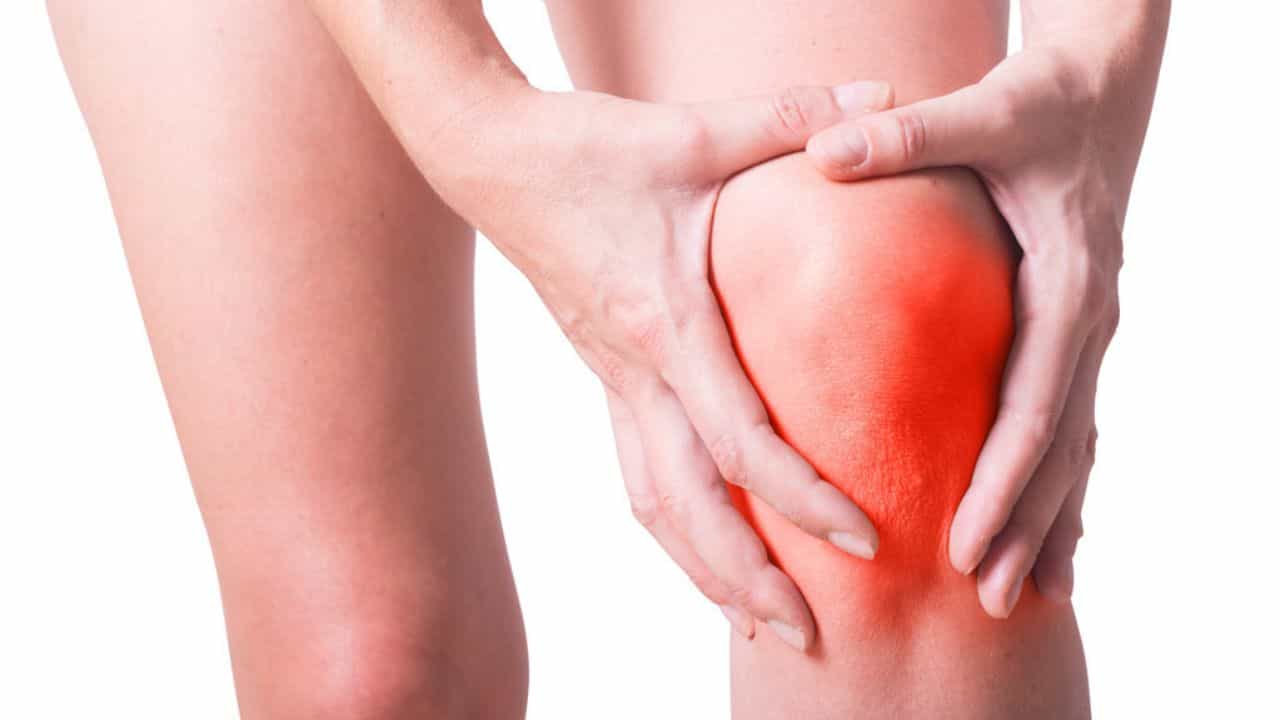 Knee Pain: ৪০ পেরোলেই হাঁটু ব্যথা? কী ভাবে লড়বেন এই সমস্যার সঙ্গে? Knee Pain: ৪০ পেরোলেই হাঁটু ব্যথা? কী ভাবে লড়বেন এই সমস্যার সঙ্গে?