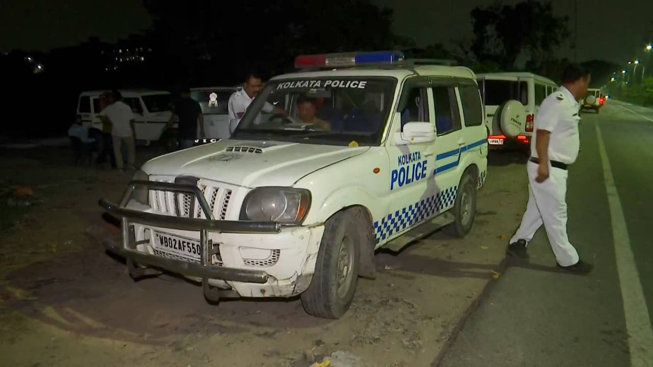 STF Raid: সুন্দরবনের দিকে যাওয়ার আগেই পাকড়াও, চারচাকা ভর্তি অস্ত্র সমেত STF এর জালে ৮ যুবক