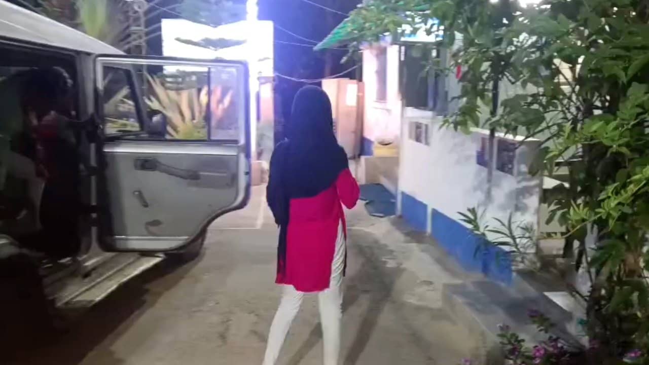 Kultali: অসহায়তার সুযোগ নিয়ে বিয়ে, ঘরে নতুন বউ আনার পর থেকেই চুপিচুপি চলছিল নারকীয় কাজ! ছাড় পেল না মেয়েও