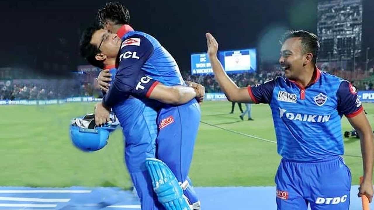 Rishabh Pant on Sourav Ganguly: দাদার মতো নই... সৌরভের শহরে বসে এ কী বললেন পন্থ! Rishabh Pant on Sourav Ganguly: দাদার মতো নই... সৌরভের শহরে বসে এ কী বললেন পন্থ!