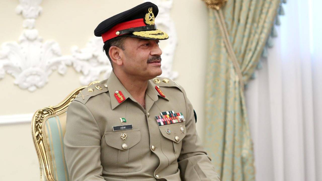 Pakistan: রাওয়ালপিন্ডির বাঙ্কারে লুকিয়ে আছেন পাক সেনাপ্রধান? কোথায় উধাও হলেন! জল্পনার মাঝেই সামনে এল একটি ছবি