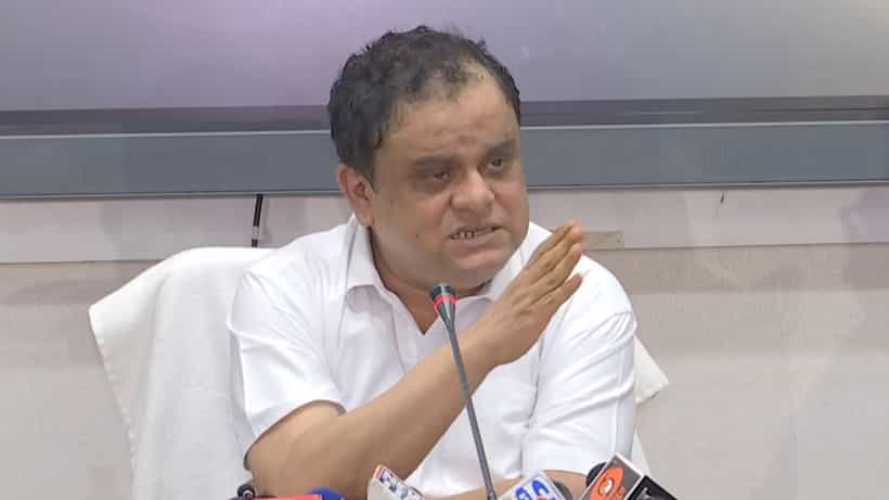 Bratya Basu: এসএসসি বেতন নিশ্চিত করবে, আর তাদেরই কাজ করতে দেবেন না!, আন্দোলনকারীদের বললেন ব্রাত্য