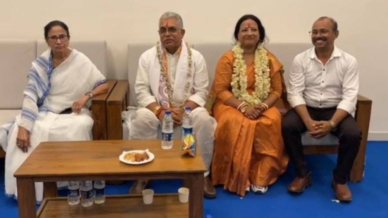 Dilip Ghosh: কখন এলেন?- এই তো ৩ দিন ধরে বসে আছি, পাশাপাশি বসে আর কী কথা হল দিলীপ-মমতার!