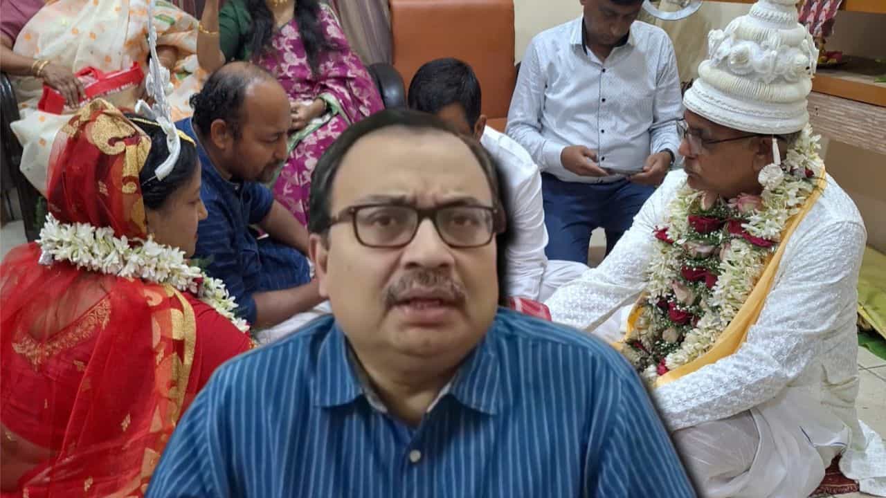 Kunal Ghosh on Dilip Marriage: ঠিক কোন ফাঁকে 'রিঙ্কু বৌদি' টুক করে ঢুকে পড়ল? সমীকরণটা বোঝালেন কুণাল ঘোষ Kunal Ghosh on Dilip Marriage: ঠিক কোন ফাঁকে 'রিঙ্কু বৌদি' টুক করে ঢুকে পড়ল? সমীকরণটা বোঝালেন কুণাল ঘোষ