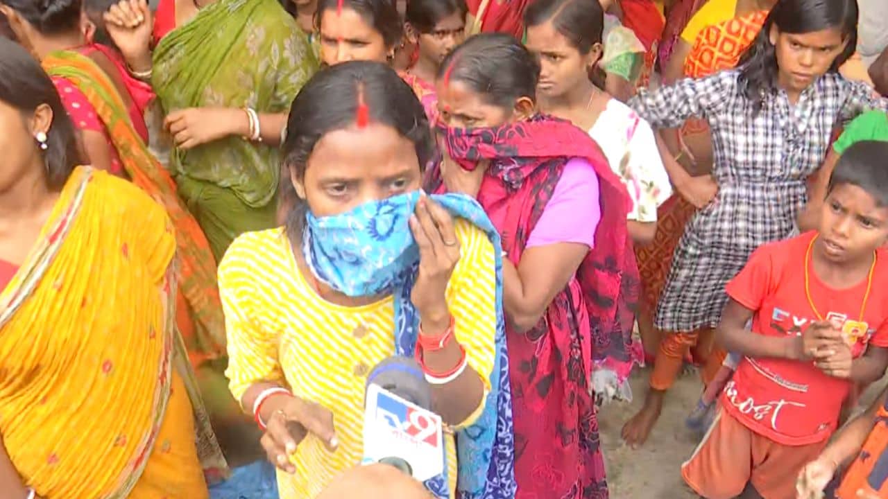 Malda: জোর করে নিয়ে যেতে চাইছে..., মালদহের ক্যাম্পে উঠল বিস্ফোরক অভিযোগ, ছিঁড়ে ফেলা হল ত্রিপল