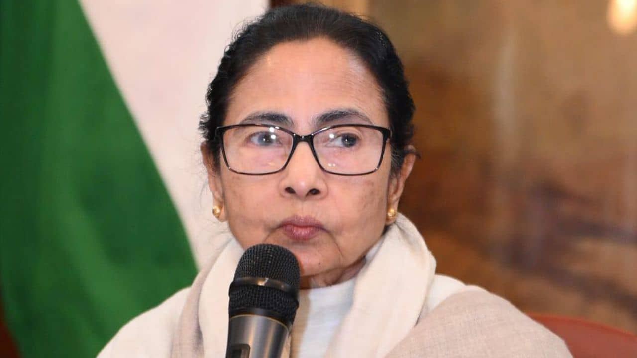 বদলে যাবে আইন, শুধু সরকার বদলের অপেক্ষা করতে বললেন মমতা
