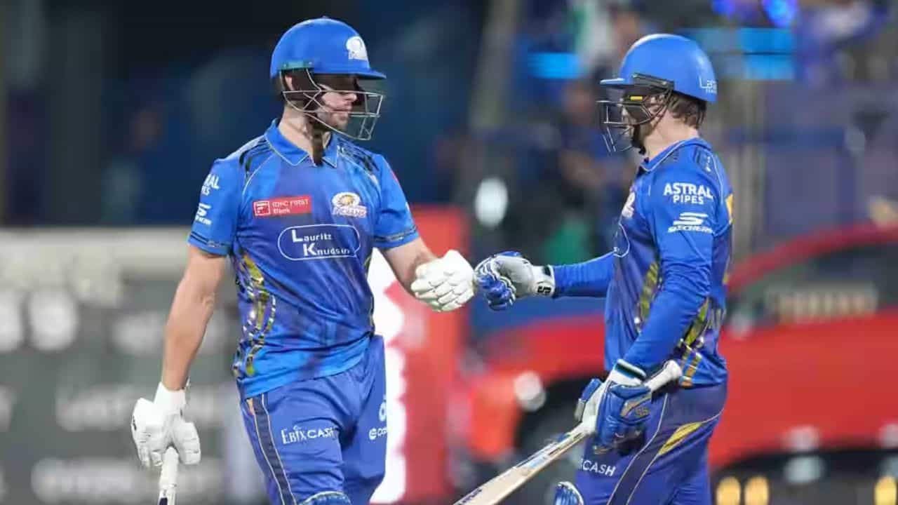 MI vs SRH IPL Match Result: ওয়াংখেড়েতে পিচ চমক, সানরাইজার্সকে হারিয়ে টানা জয় হার্দিকদের MI vs SRH IPL Match Result: ওয়াংখেড়েতে পিচ চমক, সানরাইজার্সকে হারিয়ে টানা জয় হার্দিকদের