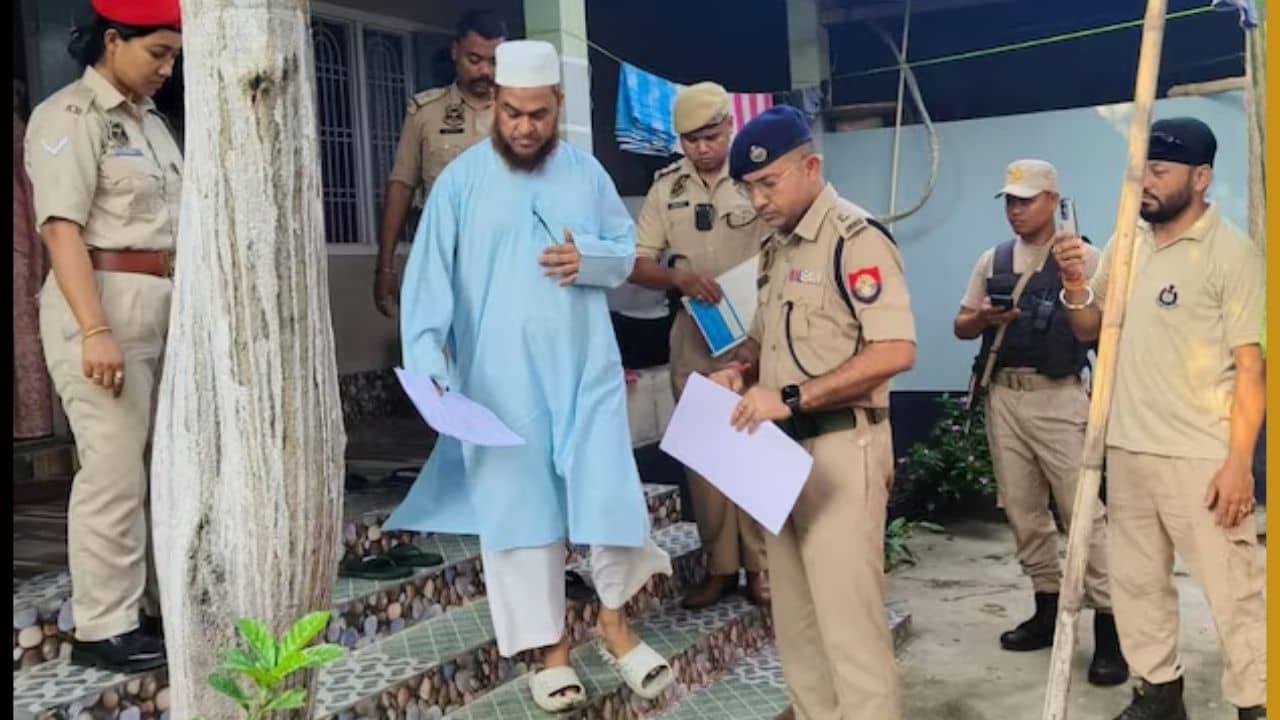 MLA Arrested: ভারতে থেকে পাকিস্তানকে সমর্থন! জঙ্গিদের হয়ে সাফাই গাইতেই গ্রেফতার বিধায়ক