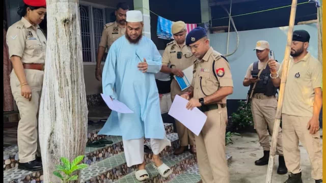 MLA Arrested: ভারতে থেকে পাকিস্তানকে সমর্থন! জঙ্গিদের হয়ে সাফাই গাইতেই গ্রেফতার বিধায়ক MLA Arrested: ভারতে থেকে পাকিস্তানকে সমর্থন! জঙ্গিদের হয়ে সাফাই গাইতেই গ্রেফতার বিধায়ক