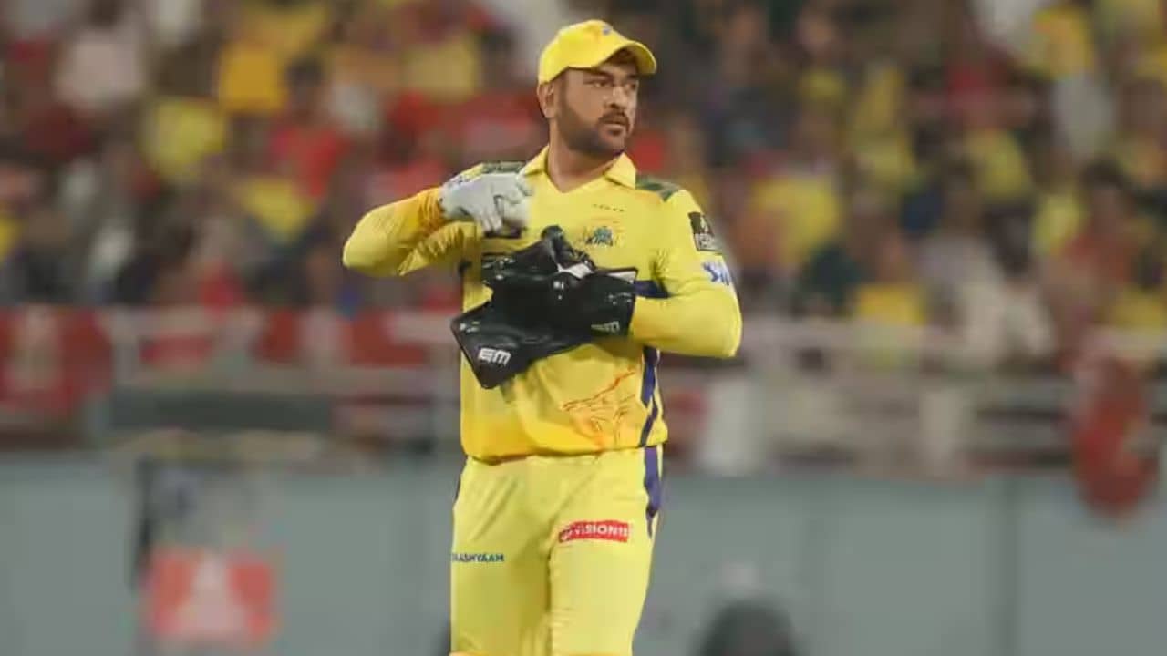 MS Dhoni: উইকেটের পিছনে অবিশ্বাস্য রেকর্ড ধোনির, যা আর কারও নেই...