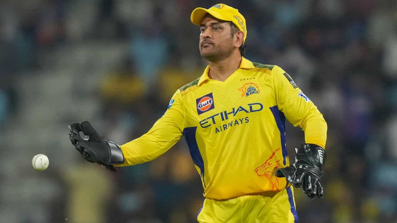 MS Dhoni: CSK-র হাফডজন হার আটকানোর দিন ধোনির ডাবল সেঞ্চুরি! MS Dhoni: CSK-র হাফডজন হার আটকানোর দিন ধোনির ডাবল সেঞ্চুরি!