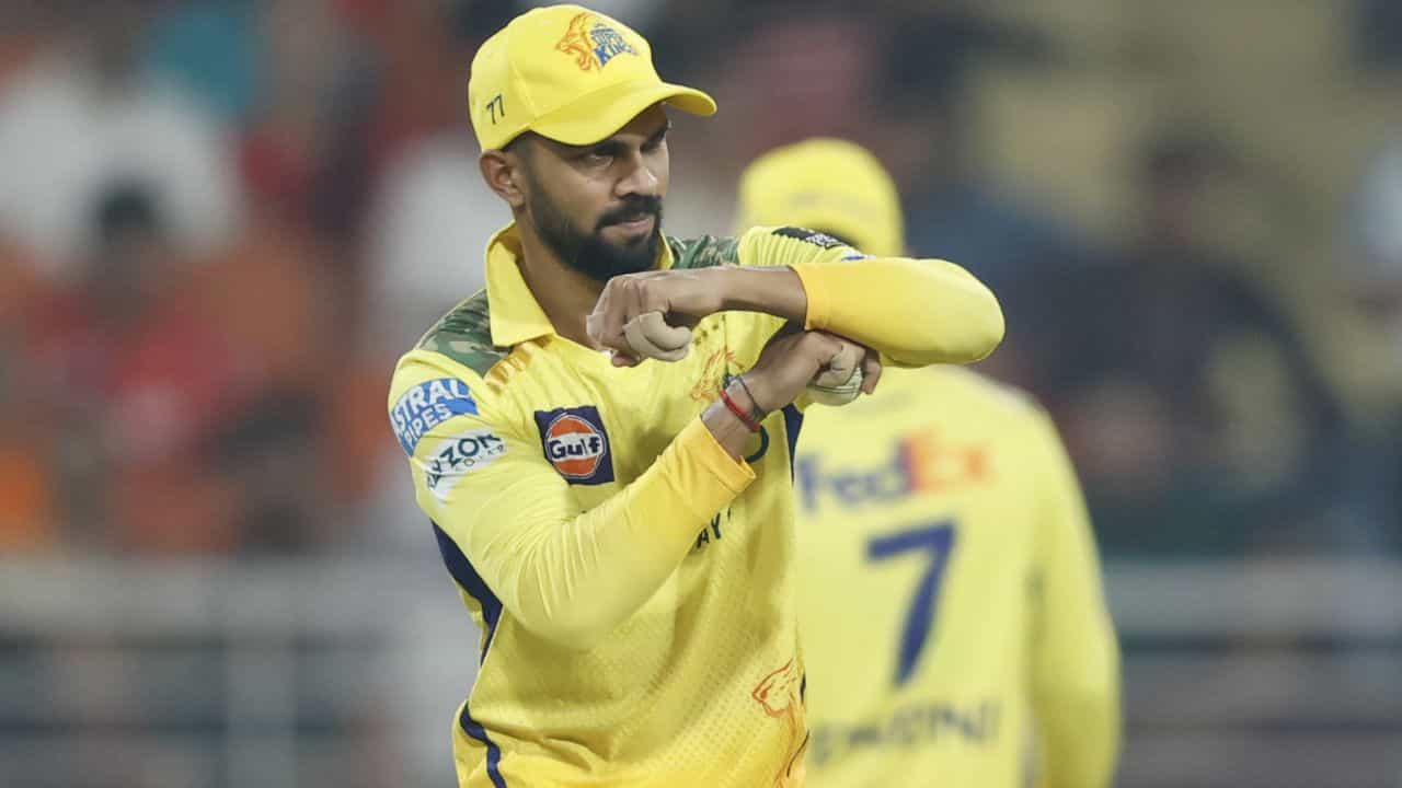 CSK Captain: ছিটকে গেলেন ঋতুরাজ, 'আনক্যাপড' মহেন্দ্র সিং ধোনিই ফের ক্যাপ্টেন CSK Captain: ছিটকে গেলেন ঋতুরাজ, 'আনক্যাপড' মহেন্দ্র সিং ধোনিই ফের ক্যাপ্টেন