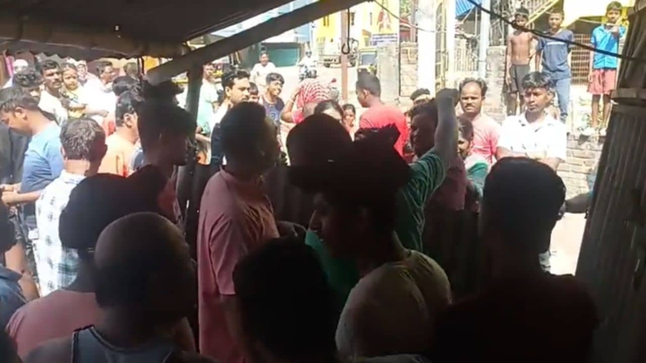 Malda: সন্তান হওয়ার আশ্বাস দিয়ে বাড়িতে ঢুকে টাকা হাতানোর অভিযোগ