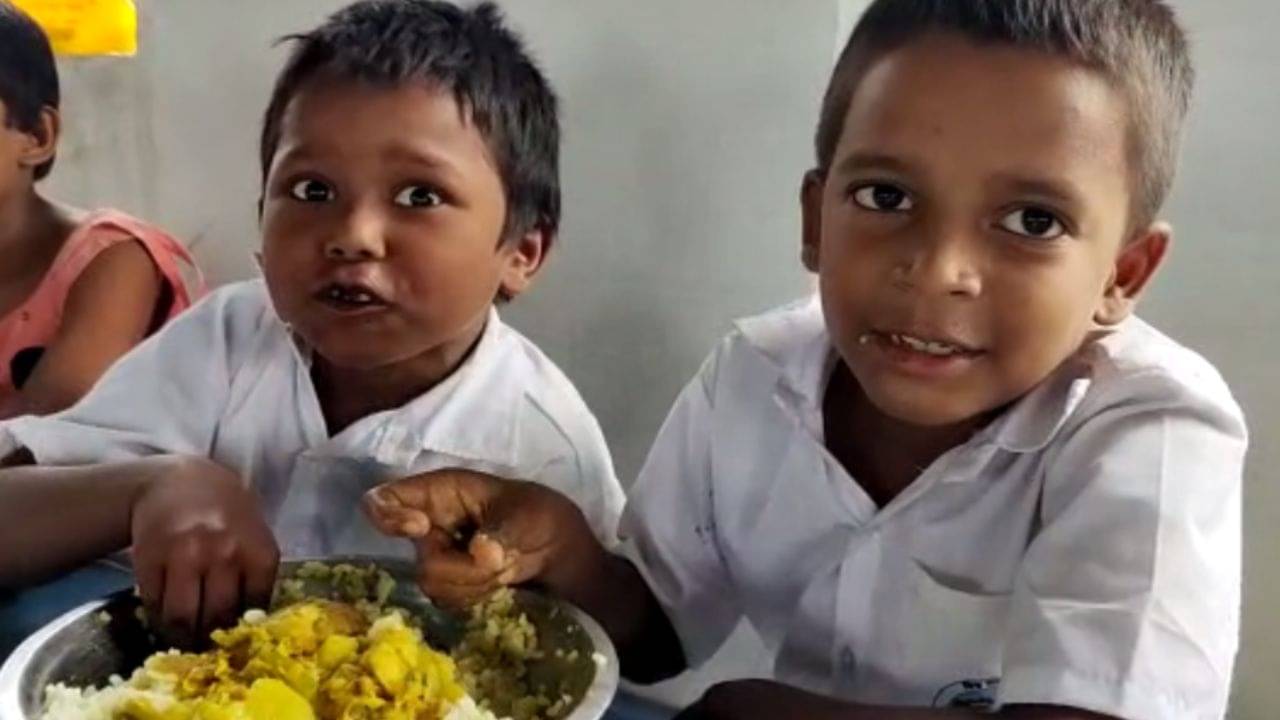 Malda School: সম্প্রীতির ছবি! ভাইরাল হয়েছিল এই দুই শিশু, এবার তাদেরই স্কুলের বিরুদ্ধে তদন্তের নির্দেশ, কেন জানেন?
