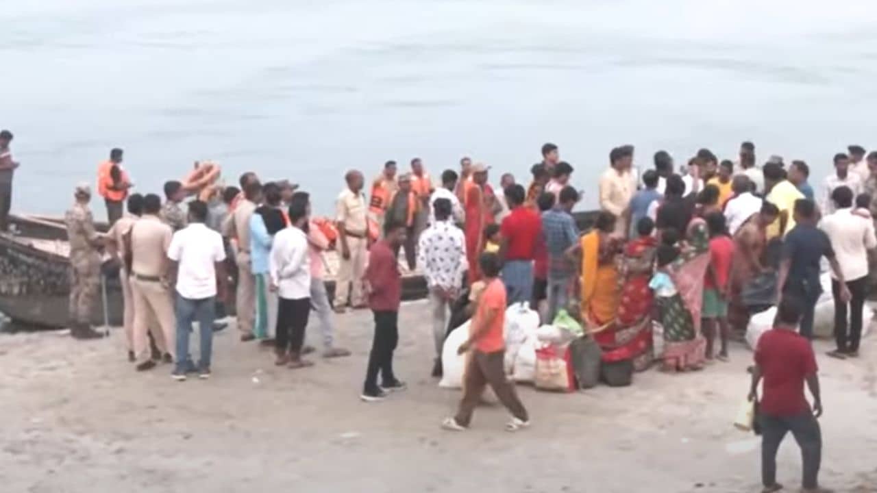 Murshidabad Unrest: বন্ধ হয়ে গেল পারলালপুর হাইস্কুলের আশ্রয় শিবির, কোথায় চললেন সবাই?