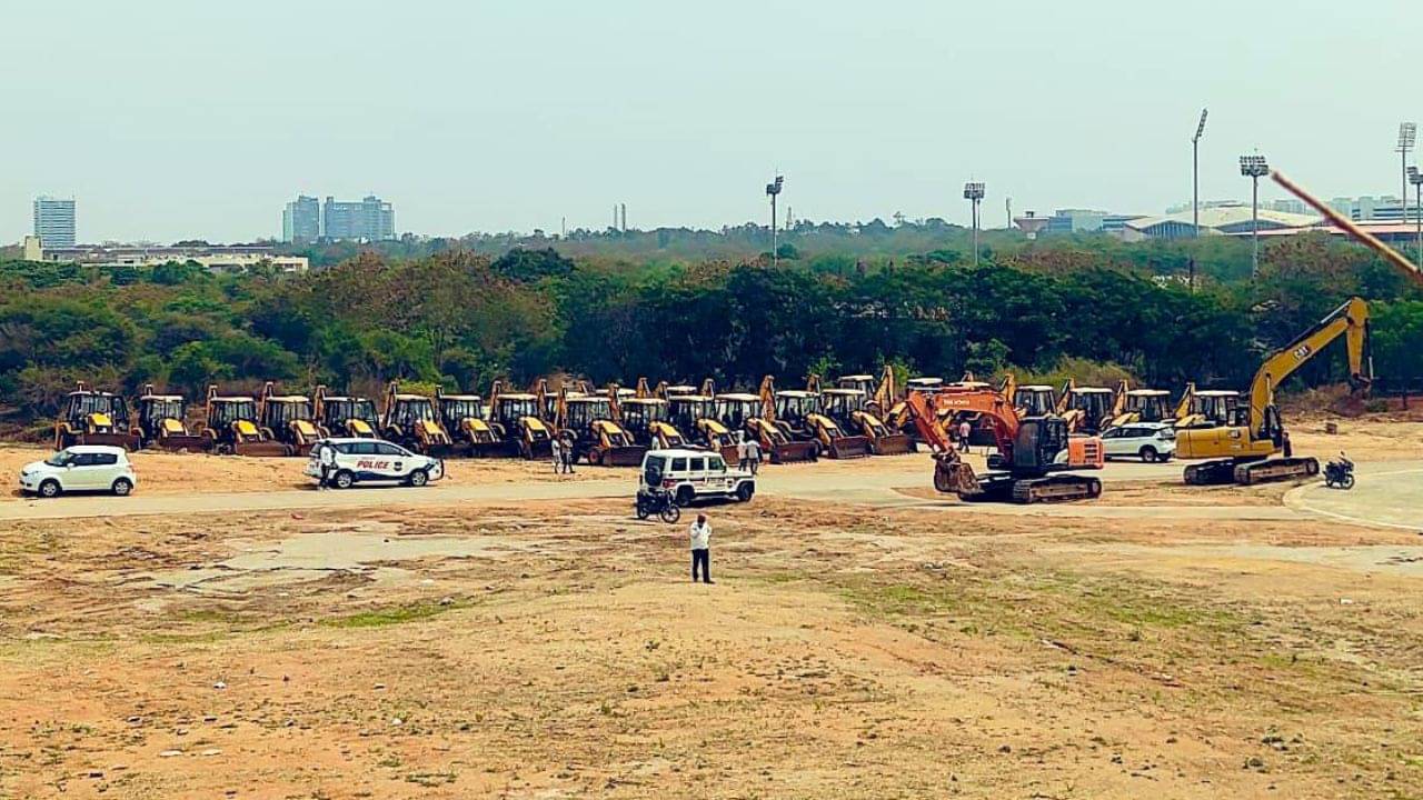 Viral Video: সবুজ উপড়ে ফেলছে ওরা! অন্ধকার চিরে শোনা যাচ্ছে পাখির কান্না, ভাইরাল ভিডিয়ো