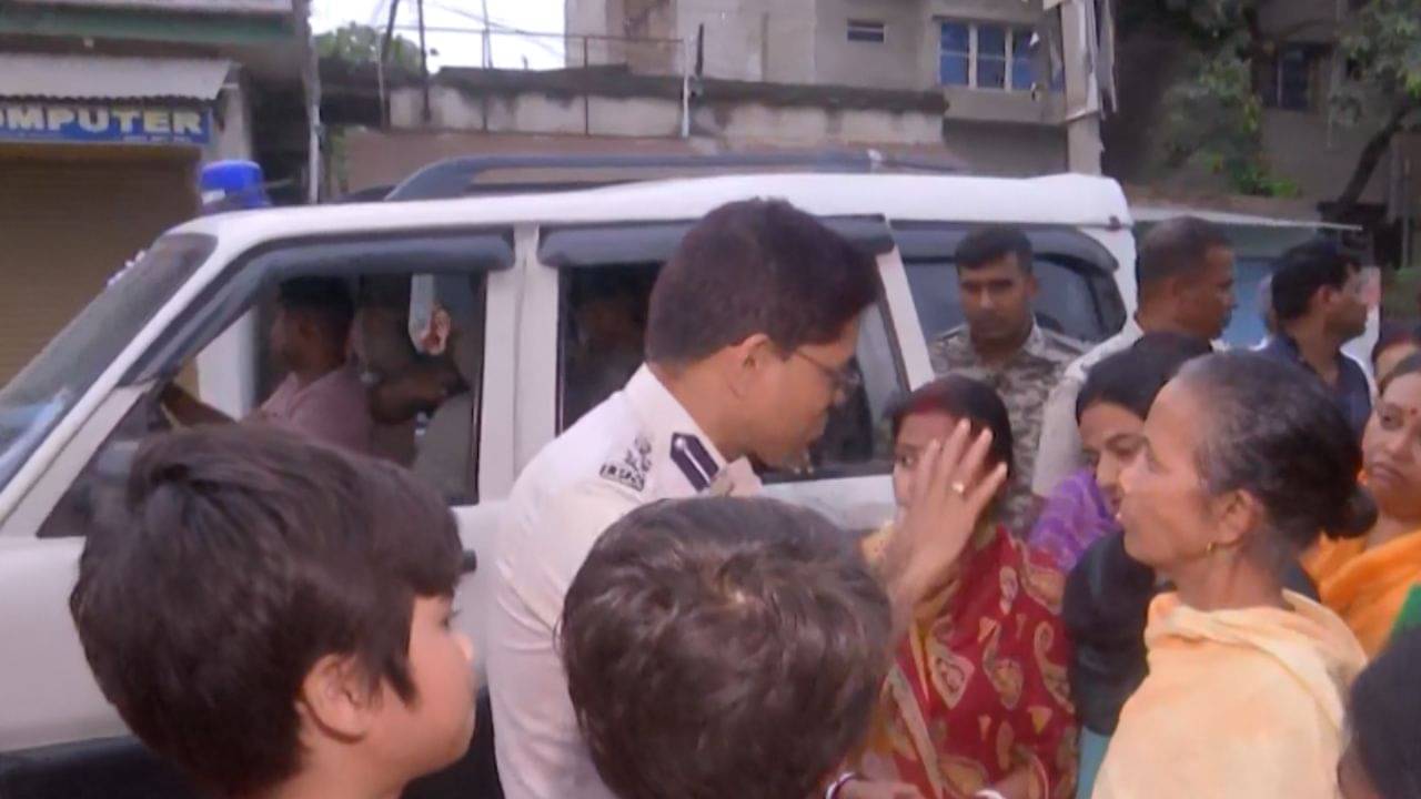 Murshidabad: ধুলিয়ানের মানুষের সঙ্গে কথা বললেন SP, দিলেন ফোন নম্বরও