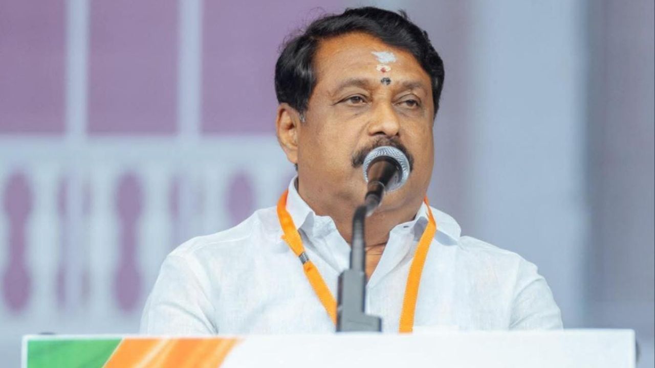 BJP State President: তামিলনাড়ুতে 'প্রথা' ভেঙে রাজ্য সভাপতি বাছাই, বাংলায় কবে? এখনও কাটল না মেঘ BJP State President: তামিলনাড়ুতে 'প্রথা' ভেঙে রাজ্য সভাপতি বাছাই, বাংলায় কবে? এখনও কাটল না মেঘ