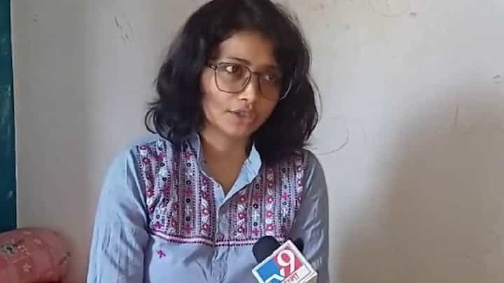 আপনার বুকে বাজবে চাকরিহারার এই গান আপনার বুকে বাজবে চাকরিহারার এই গান