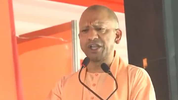 Yogi Adityanath on Murshidabad:'একটাই দাওয়াই ডান্ডা', মুর্শিদাবাদ নিয়ে যোগীর বড় বার্তা Yogi Adityanath on Murshidabad:'একটাই দাওয়াই ডান্ডা', মুর্শিদাবাদ নিয়ে যোগীর বড় বার্তা