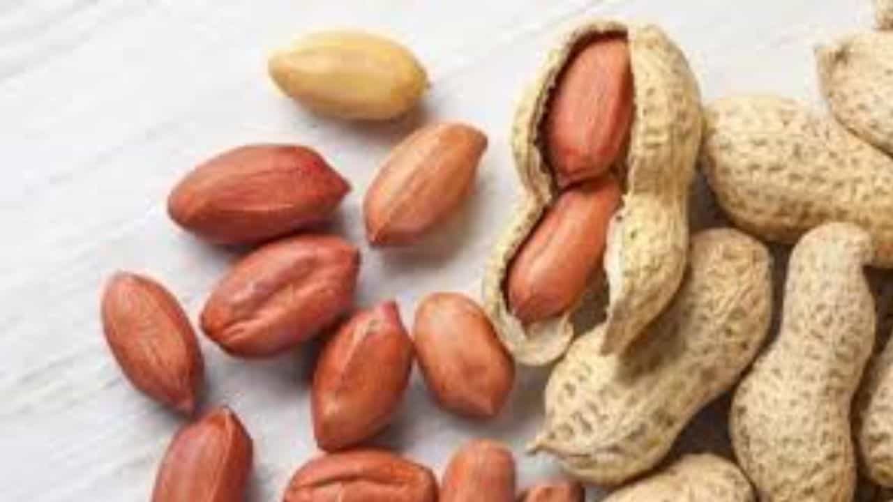 শুধু খেলেই হবে না, এভাবে মাখুন বাদাম, রোদে পোড়া ত্বক হবে মিনিটেই গায়েব শুধু খেলেই হবে না, এভাবে মাখুন বাদাম, রোদে পোড়া ত্বক হবে মিনিটেই গায়েব