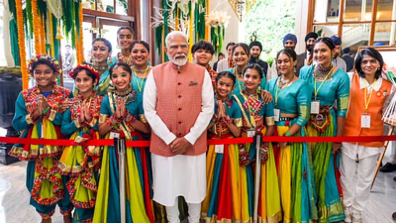 PM Narendra Modi: ভারতীয় ঐতিহ্যকে কী ভাবে বিশ্বমঞ্চে তুলে ধরলেন মোদী?