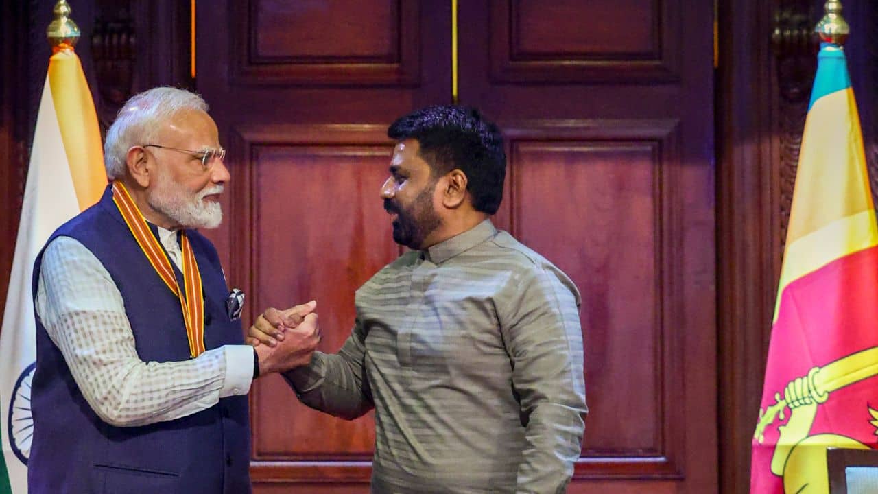 PM Modi in Sri Lanka: ফন্দি আঁটতে পারবে না চিন, মোদীর শ্রীলঙ্কা সফরেই বড় আশ্বাস দিশানায়েকের