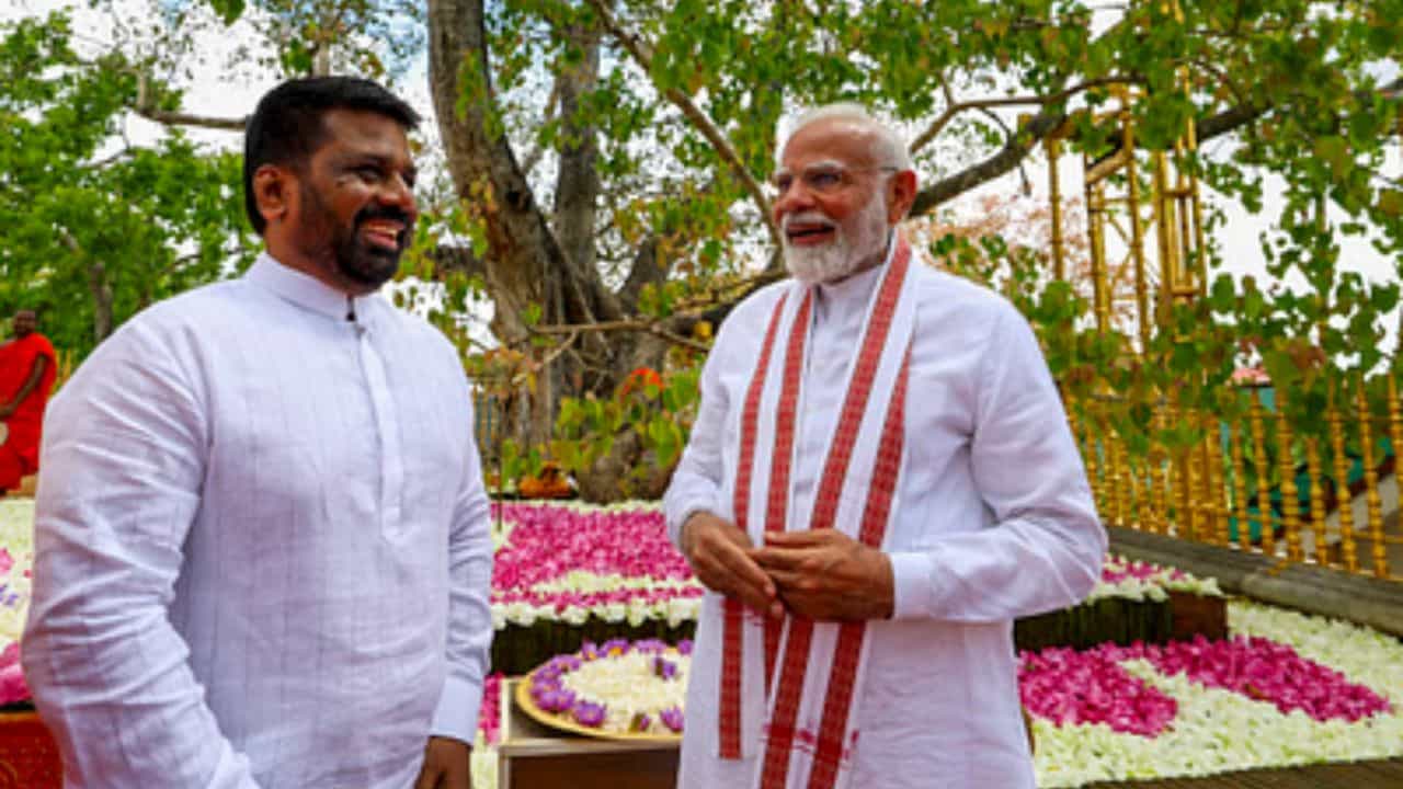 মোদীর শ্রীলঙ্কা সফর নিয়ে কী বলল প্রেসিডেন্ট দিশানায়েকের দফতর? মোদীর শ্রীলঙ্কা সফর নিয়ে কী বলল প্রেসিডেন্ট দিশানায়েকের দফতর?