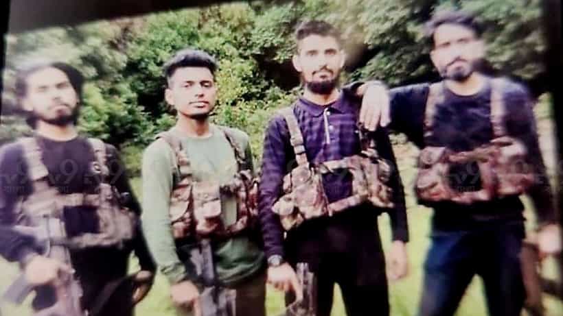 Pahalgam Attack: বয়স সকলের প্রায় ২৫-এর মধ্যেই! পহেলগাঁওতে যে চার জঙ্গি হামলা চালিয়েছিল, জেনে নিন তাদের পরিচয়