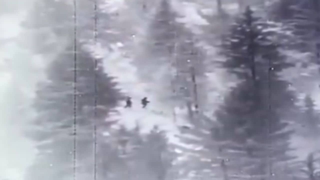 Pahalgam Attack: ভয়ে গাছে উঠে গিয়েছিলেন ফটোগ্রাফার, লুকিয়ে ভিডিয়ো করেছিলেন গোটাটা! পহেলগাঁও জঙ্গি হামলার চাঞ্চল্যকর ফুটেজ NIA-এর হাতে